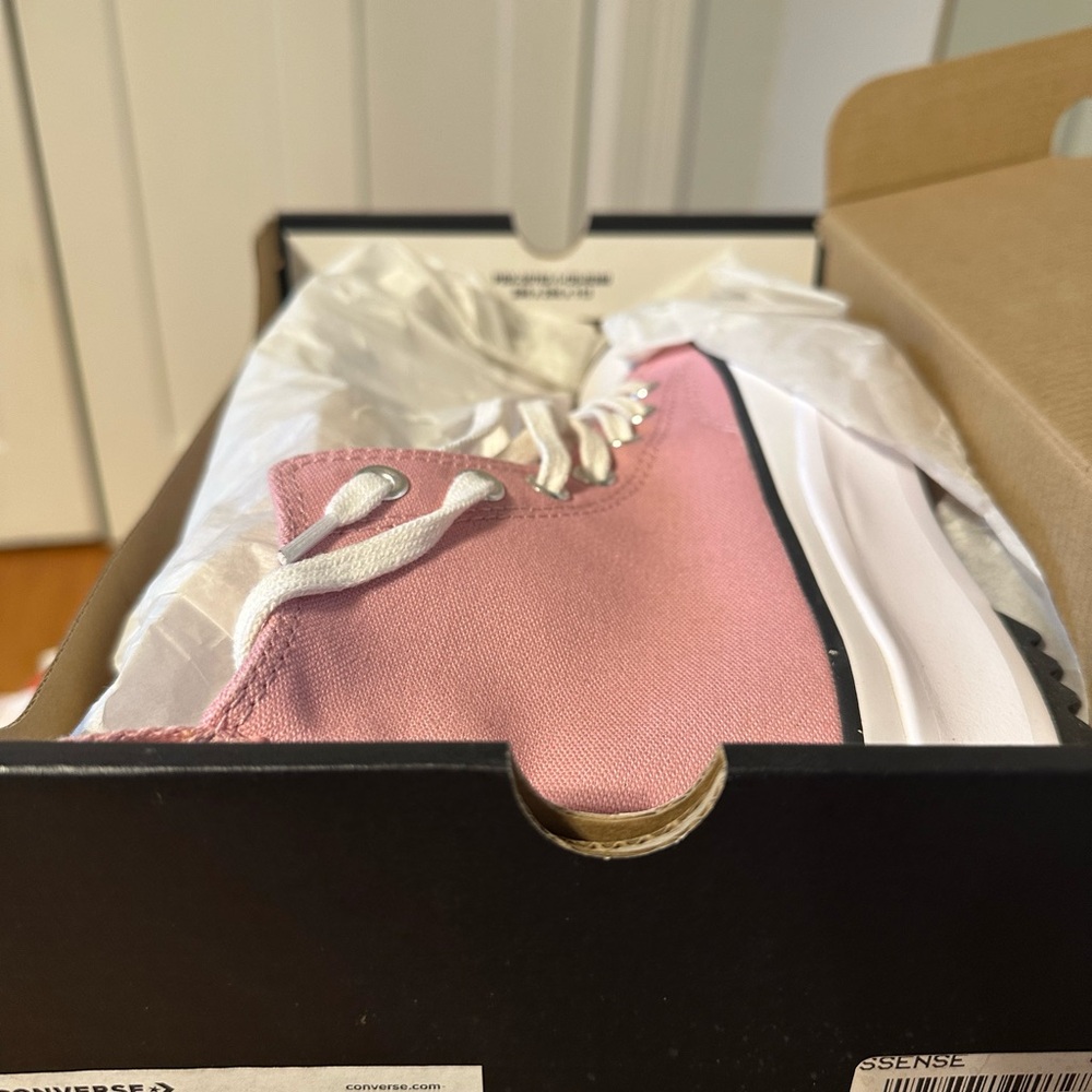 Converse Pink High-Top Sneakers-brand new - Picture 2 of 2